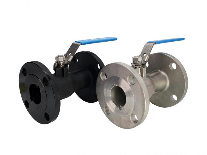 Carbon steel (WCB) flanged ball valve — black epoxy body, stainless flange pair